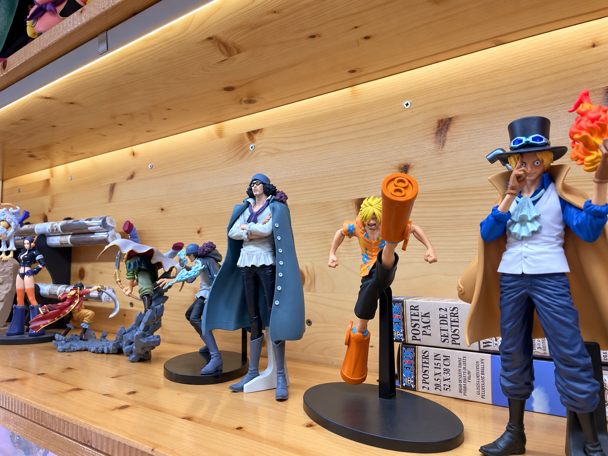 Vetrina reale MondoCasaWeb con action figure